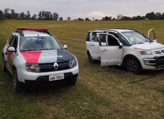 Patrulha Rural localiza carro roubado em pasto Patrulha Rural localiza carro roubado em pasto