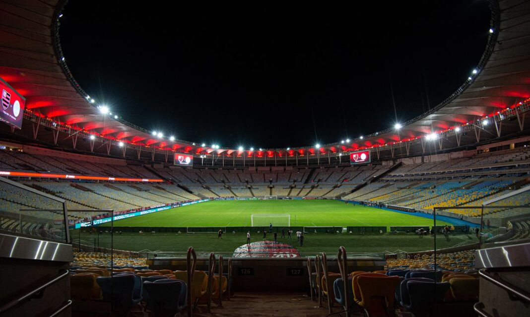 Flamengo e Bragantino duelam pelo Brasileiro no Maracanã