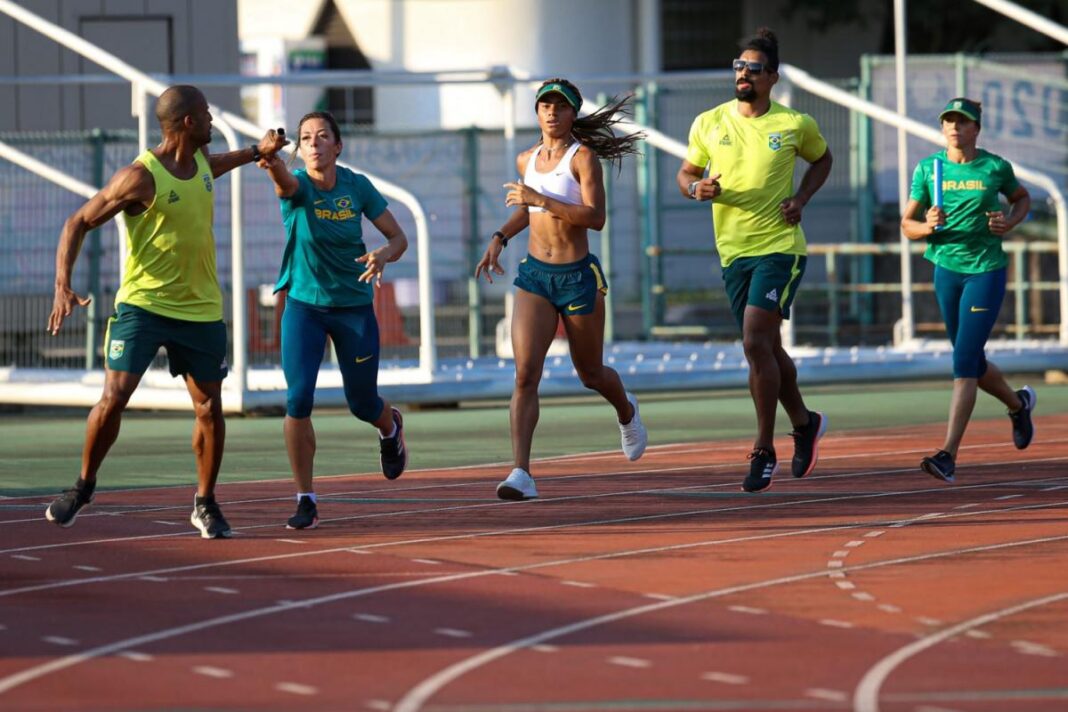 Atletismo chega ao Japão e realiza primeiro treino em Saitama