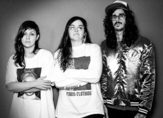 “Far From Alaska” traz o rock para a noite de sábado "Far From Alaska" traz o rock para a noite de sábado