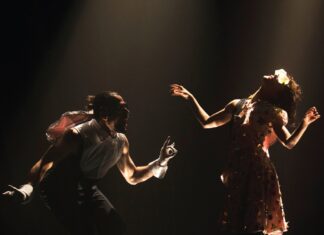 “Céu de Espelhos” une Beatles e Lewis Carroll em espetáculo de dança "Céu de Espelhos" une Beatles e Lewis Carroll em espetáculo de dança