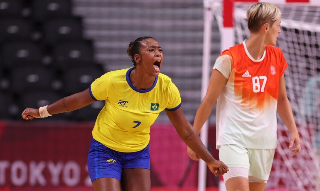 Seleção feminina de handebol derrota Hungria nos Jogos de Tóquio