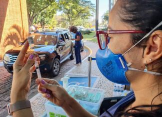 Vacinação contra a Covid-19 segue para pessoas com 30 anos Vacinação contra a Covid-19 segue para pessoas com 30 anos