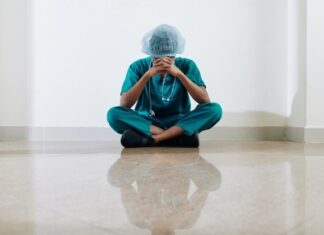 Pandemia: profissionais de saúde de cor preta sofrem mais com desigualdades Pandemia: profissionais de saúde de cor preta sofrem mais com desigualdades