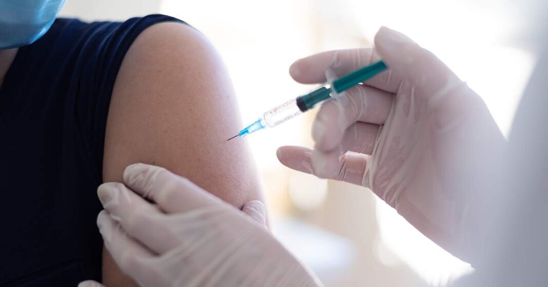Pessoas com 31 anos podem se vacinar contra a Covid-19