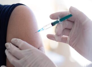 Pessoas com 31 anos podem se vacinar contra a Covid-19 Pessoas com 31 anos podem se vacinar contra a Covid-19