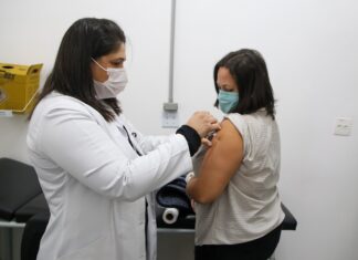 Covid-19: pessoas com 36 anos podem tomar vacina na segunda Covid-19: pessoas com 36 anos podem tomar vacina na segunda