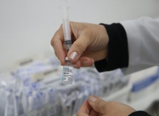 Começa a vacinação contra a Covid-19 para pessoas com 34 anos Começa a vacinação contra a Covid-19 para pessoas com 34 anos