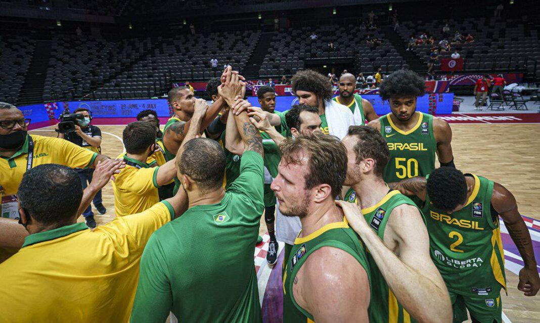 Brasil disputa vaga na final do Pré-Olímpico de Basquete neste sábado