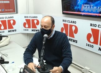 Gustavo recua, veta projeto ilegal e expõe demagogia da Câmara Prefeito Gustavo recua, veta projeto ilegal e expõe demagogia da Câmara