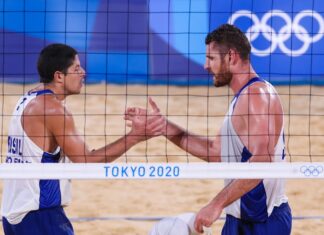 Alison e Álvaro buscam vaga nas semifinais do vôlei de praia em Tóquio Alison e Álvaro buscam vaga nas semifinais do vôlei de praia em Tóquio