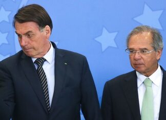 Qual o verdadeiro interesse de Bolsonaro ao contestar com mentiras as urnas eletrônicas?