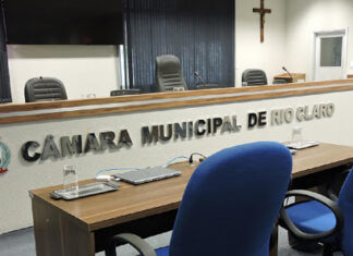 Veto põe fim à farsa da lei que liberava comércio na pandemia Veto põe fim à farsa da lei que liberava comércio na pandemia