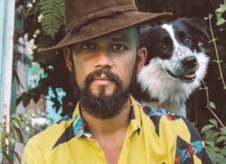 Sextou tem show do cantor Curumin e a banda Os Aipins Sextou tem show do cantor Curumin e a banda Os Aipins