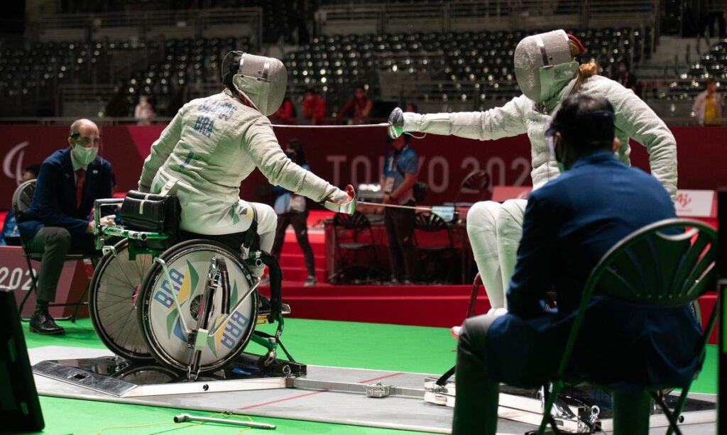 Jovane Guissone é prata na esgrima em cadeira de rodas