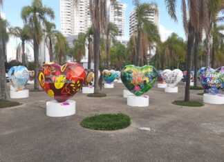 Memorial da América Latina recebe exposição “Art of Love” a exposição Art of Love, que celebra o amor por meio de 70 esculturas em formato de coração