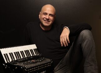 Toninho Ferragutti reúne um quinteto de cordas em live nesta terça Toninho Ferragutti reúne quinteto de cordas em live nesta terça