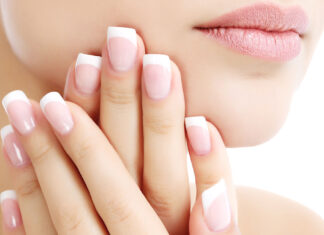 Quatro maneiras de tornar suas unhas fortes e saudáveis Quatro maneiras de tornar suas unhas fortes e saudáveis