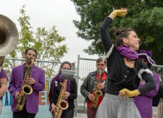 Coletivo Unidos do Swing apresenta “A Caravana do Tempo” Coletivo Unidos do Swing apresenta "A Caravana do Tempo"