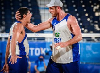 Alison e Álvaro vencem mexicanos e vão às quartas do vôlei de praia Alison e Álvaro vencem mexicanos e vão às quartas do vôlei de praia