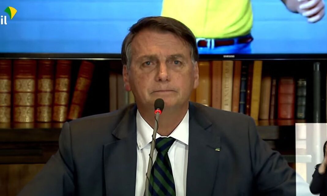 TSE pede ao Supremo que investigue Bolsonaro por fake news