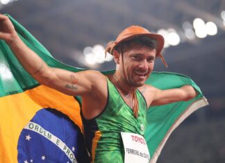 Petrúcio Ferreira é bicampeão nos 100m e quebra recorde na Tóquio 2020 Petrúcio Ferreira é bicampeão nos 100m e quebra recorde na Tóquio 2020