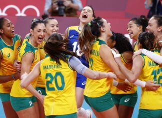Brasil bate Coreia do Sul e pega EUA na final do vôlei feminino Brasil bate Coreia do Sul e pega EUA na final do vôlei feminino