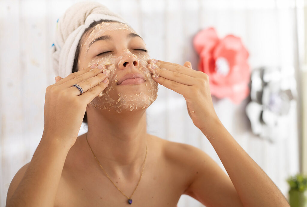 Banho de aveia pode fazer maravilhas para sua pele e cabelo