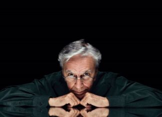 Caetano Veloso lança novo clipe após um hiato de 10 anos Caetano Veloso lança novo clipe após um hiato de 10 anos