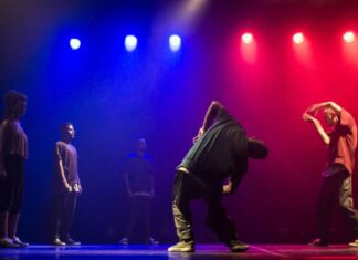 Hoje tem dança e contação de histórias no #EmCasaComSesc Hoje tem dança e contação de histórias no #EmCasaComSesc