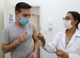 Rio Claro aplica Pfizer como 2ª dose da Astrazeneca em atraso Rio Claro aplica Pfizer como 2ª dose da Astrazeneca em atraso