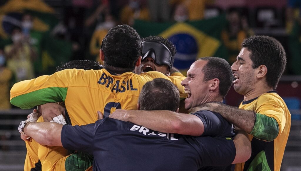 Brasil conquista mais dois ouros na canoagem e no futebol de 5