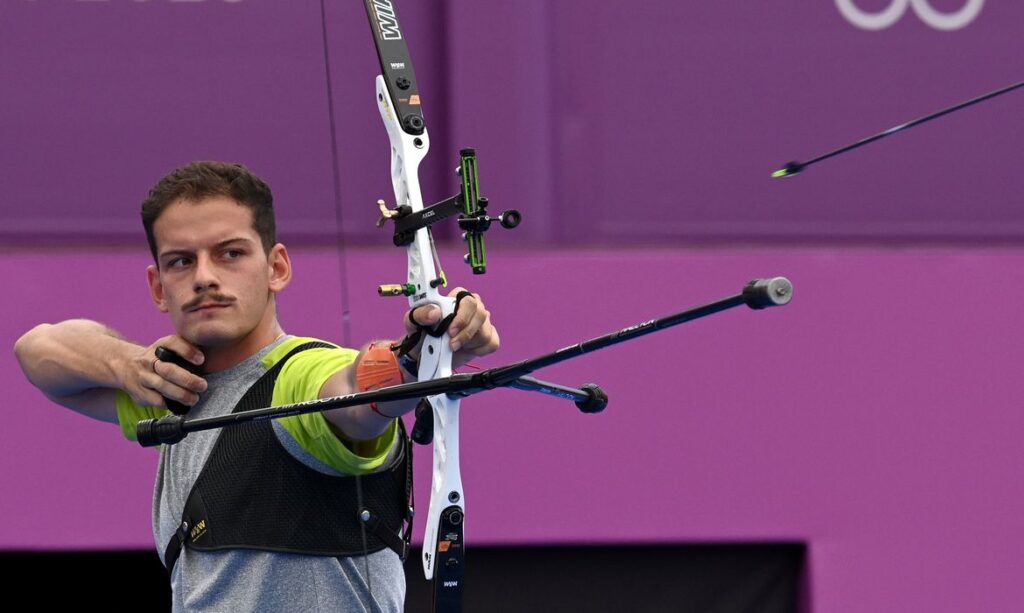 Marcus D'Almeida avança no Mundial de tiro com arco