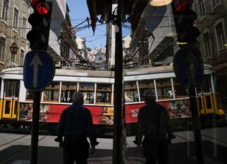 Portugal libera a entrada de turistas brasileiros Portugal libera a entrada de turistas brasileiros