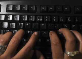 USP oferece curso gratuito de programação para mulheres do ensino médio USP oferece curso gratuito de programação para mulheres