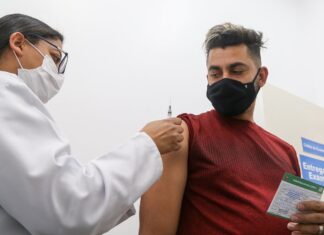 Vacinação contra Covid-19 segue exclusiva para segunda dose Vacinação contra Covid-19 segue exclusiva para segunda dose
