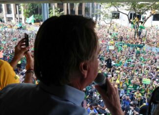 O leão de ontem, o rato de hoje e os trouxas de sempre O leão de ontem, o rato de hoje e os trouxas de sempre