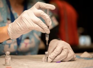 Quem tomou a vacina Pfizer há 21 dias deve tomar a 2ª dose Quem tomou a vacina Pfizer há 21 dias deve tomar a 2ª dose