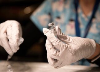 Rio Claro aplica a segunda dose da Coronavac e Pfizer Rio Claro aplica a segunda dose da Coronavac e Pfizer