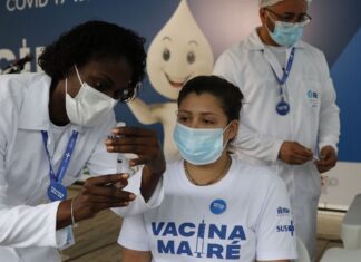 Observatório Covid-19 mostra queda de mais de 42% em óbitos Observatório Covid-19 mostra queda de 42,6% em óbitos