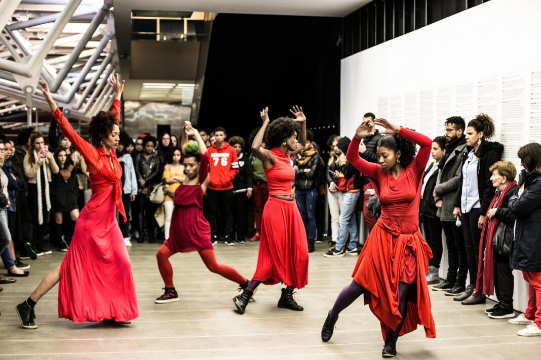 Espetáculo aborda feminismo negro na Bienal Sesc de Dança