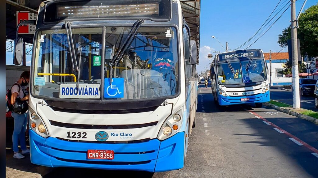 Horários em linhas de ônibus mudam a partir desta segunda