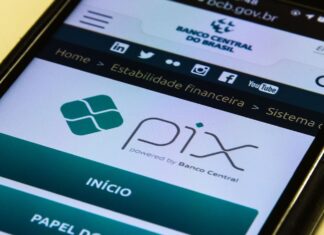 Pix impõe limite de R$ 1 mil para operações durante a noite Pix impõe limite de R$ 1 mil para operações durante a noite