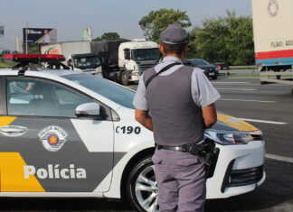 Feriado prolongado terá reforço no policiamento redoviário nas estradas paulistas Feriado prolongado terá reforço no policiamento redoviário nas estradas paulistas