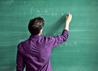 Prefeitura abre processo seletivo para professores temporários Prefeitura abre processo seletivo para professores temporários