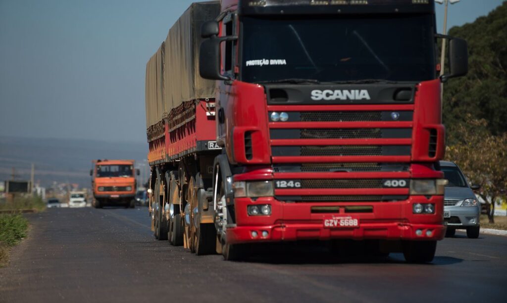 Motoristas de caminhão sem exame toxicológico pagarão multa