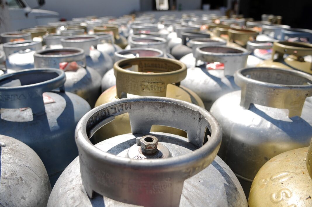 Governo federal publica lei que institui o auxílio gás