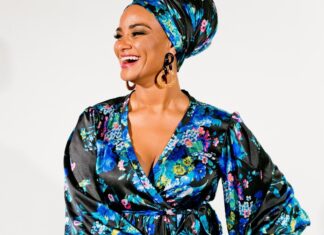 Luciana Mello celebra 35 anos de carreira com show no Sesc Luciana Mello celebra 35 anos de carreira com show no Sesc