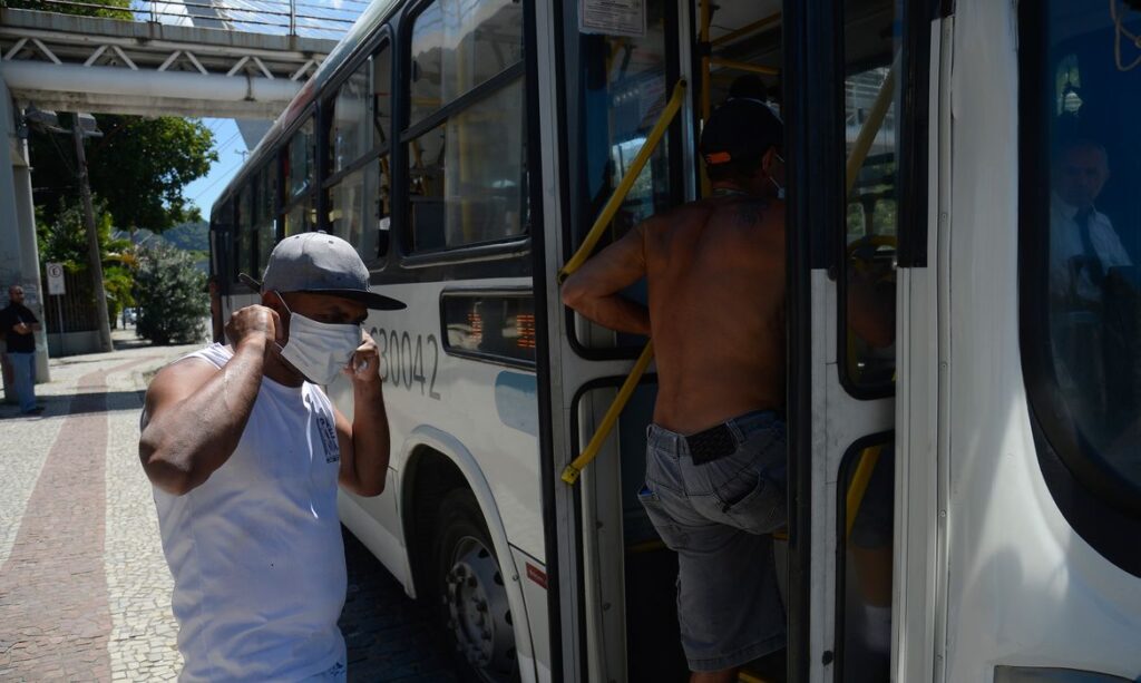 Uso de máscaras será flexibilizado a partir de 11 de dezembro