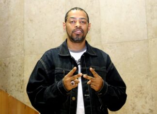 Thaíde embala a noite de sábado com show de hip-hop Thaíde embala a noite de sábado com show de hip-hop